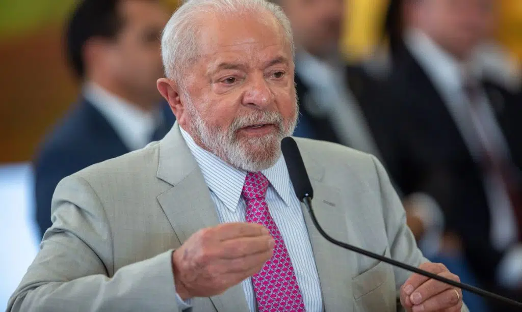 Aprovação do governo Lula sobe para 42% e reprovação chega a 24%, diz pesquisa Quaest
