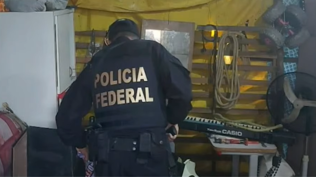 PF cumpre novos mandados na Paraíba e recolhe materiais para investigação sobre ataque a ônibus em JP