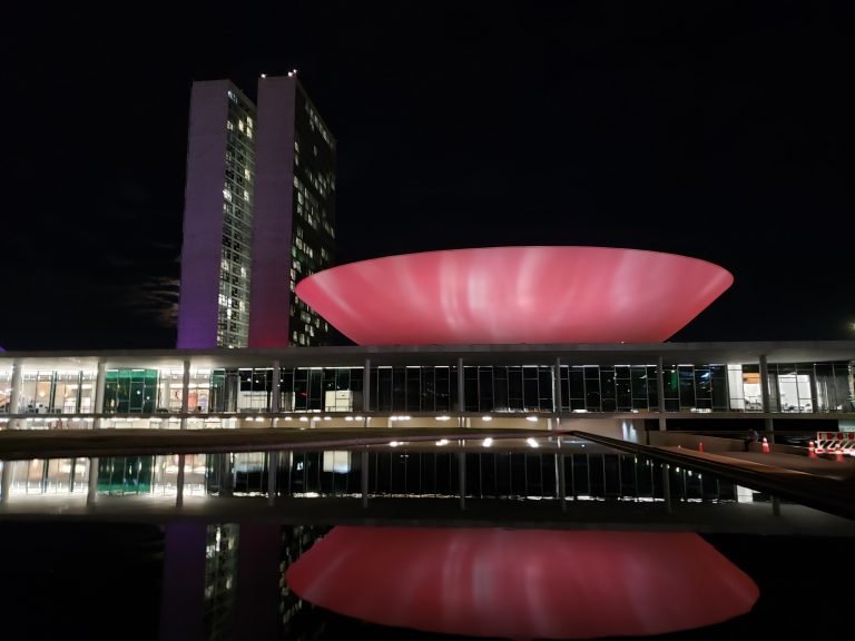 Câmara se ilumina de vermelho para comemorar o Dia Mundial do Coração - Notícias