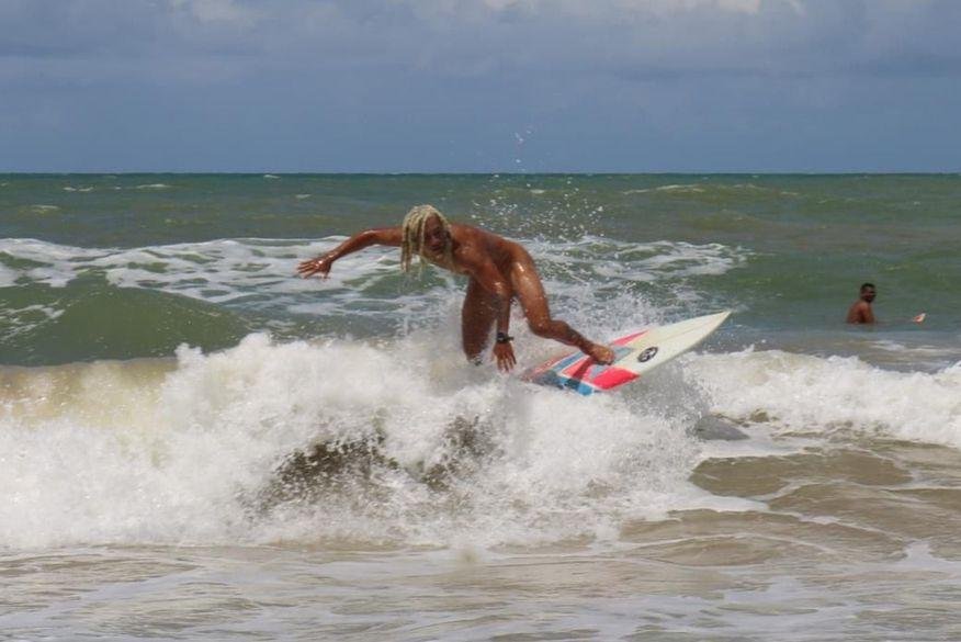 Praia de Tambaba sedia Torneio Open de Surf Naturista neste fim de semana