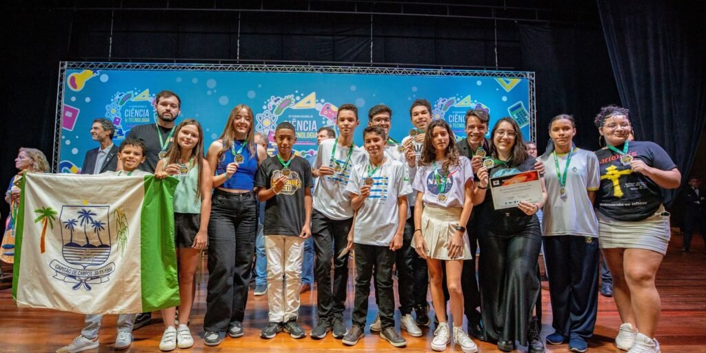 Mais de 300 crianças e jovens recebem medalhas em Brasília