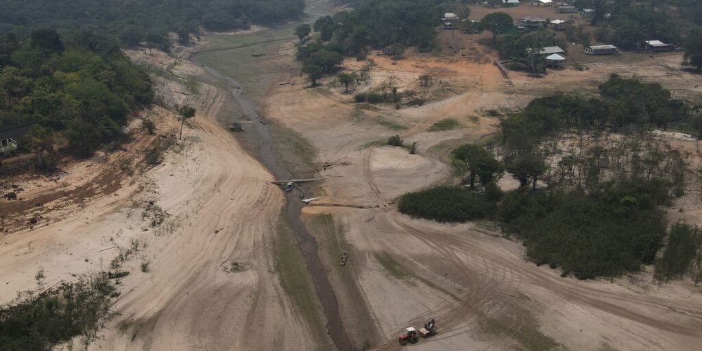 Pesquisador vê relação entre seca no Rio Negro e aquecimento global