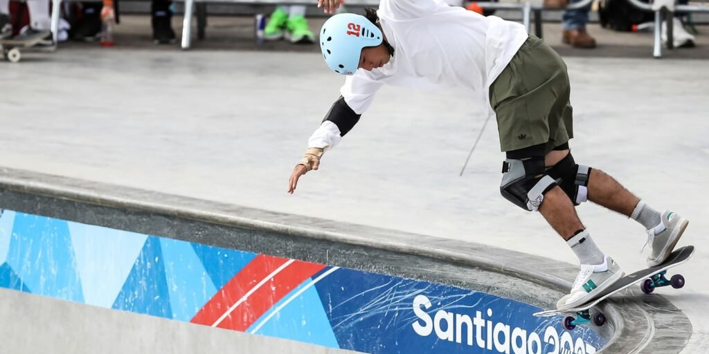 Santiago 2023: Augusto Akio garante prata no skate park