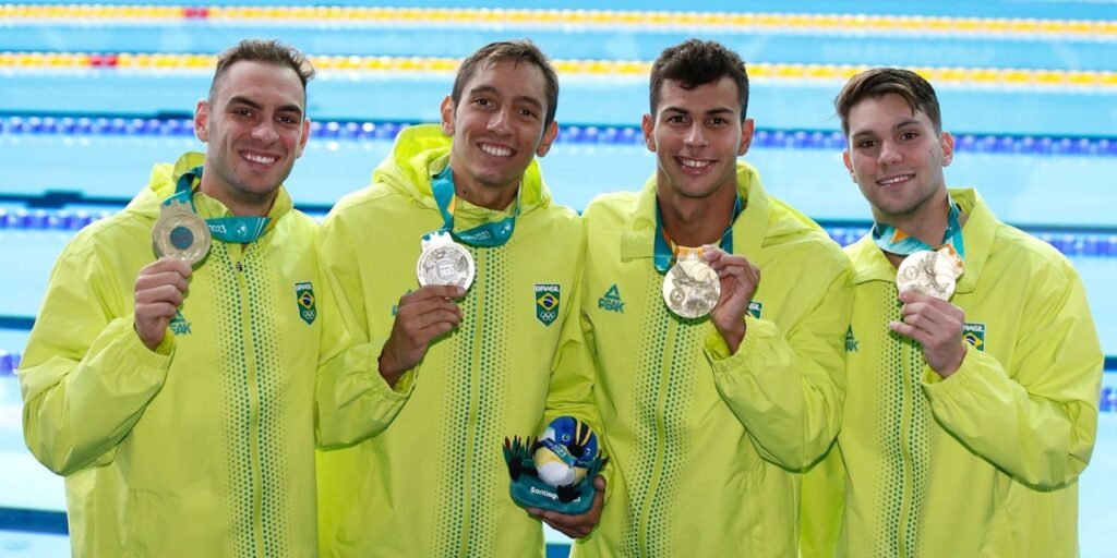Santiago 2023: Brasil é ouro no revezamento 4x200 metros masculino