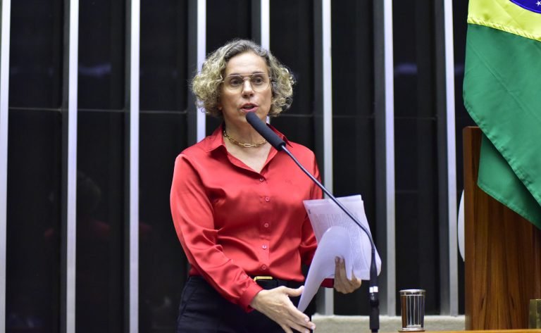 Câmara aprova projeto que prevê divulgação do direito de reconstrução mamária pelo SUS – Notícias