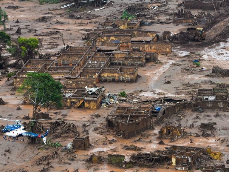 Meio Ambiente - geral - acidente tragédia desastre ambiental Mariana-MG Vale rompimento barragem (comunidade de Bento Rodrigues)