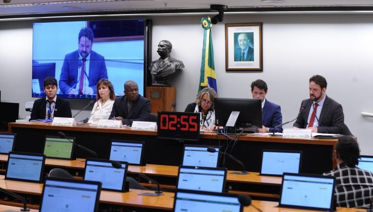 Debatedores criticam obstáculos para acolhimento de migrantes no Brasil – Notícias