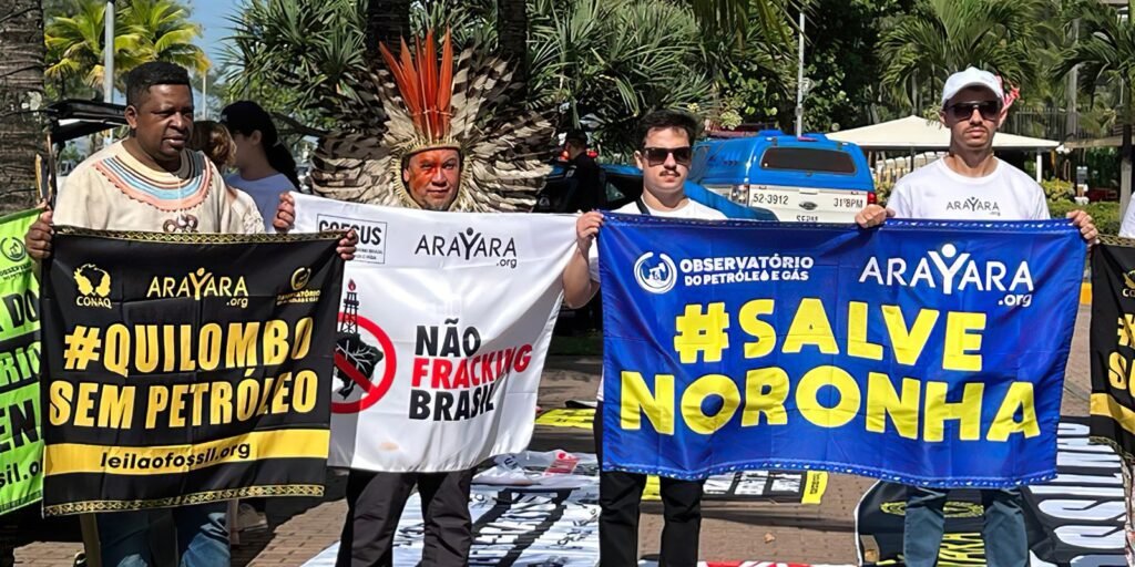 Grupo protesta contra leilão de blocos de exploração de petróleo e gás