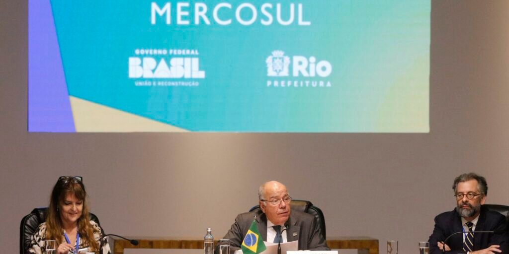 Mauro Vieira espera concluir acordo com União Europeia até fevereiro