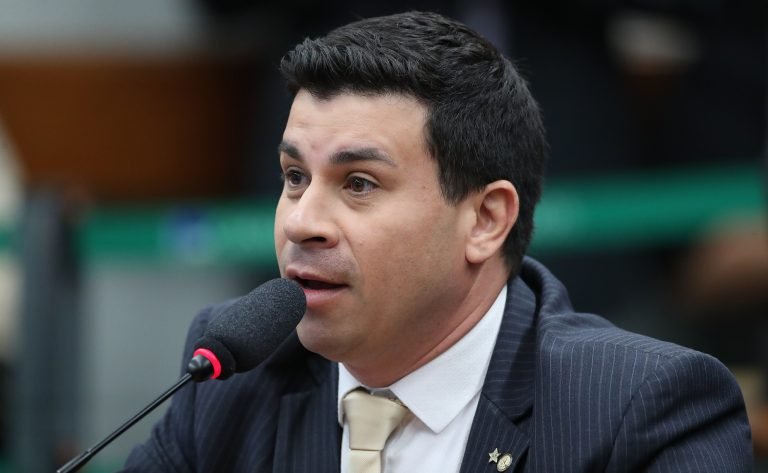 Discussão e votação de propostas legislativas. Dep. Carlos Veras(PT - PE)