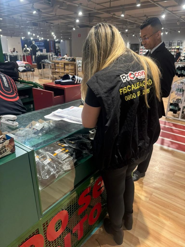 Plantão Black Friday do Procon-JP autua 20 lojas e notifica mais de 50 estabelecimentos na Capital