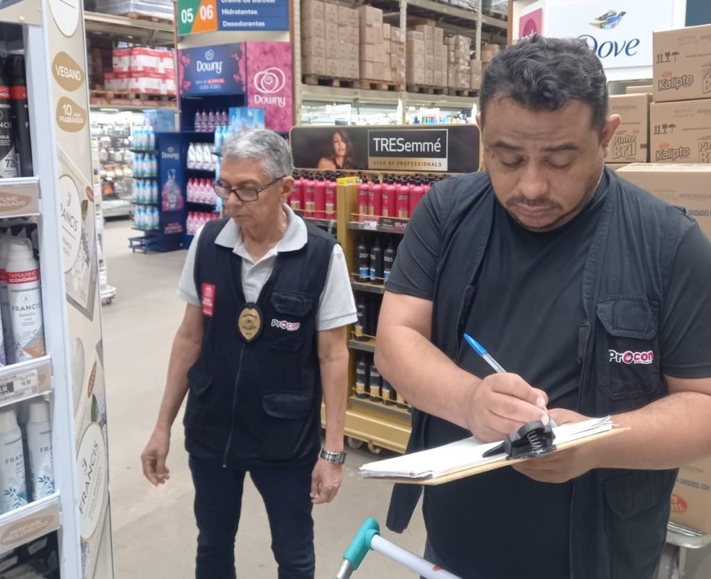 Procon-JP orienta consumidor para compra segura no comércio físico nessa época de promoções