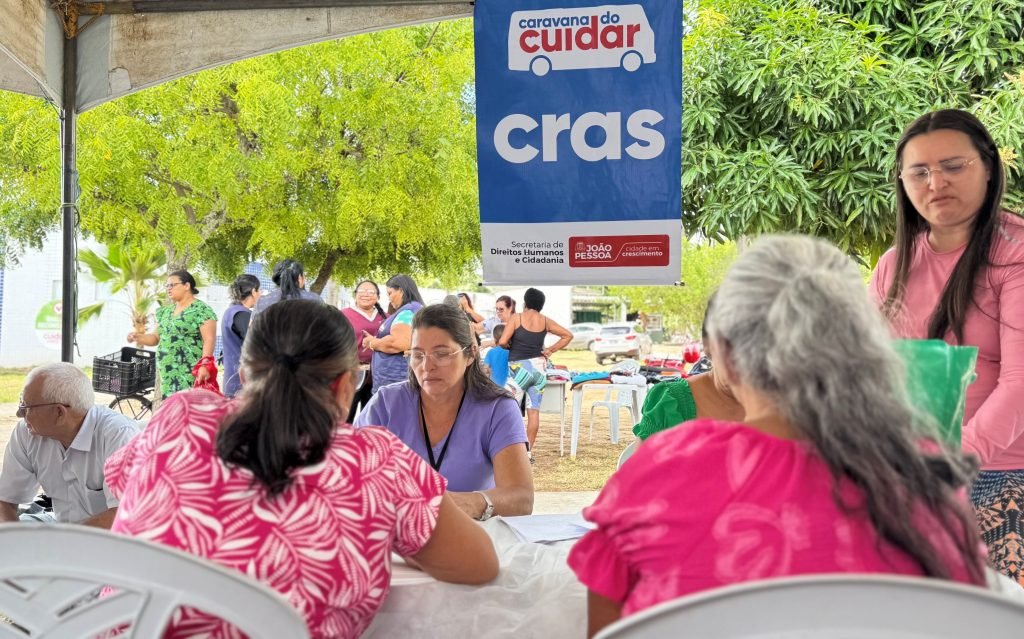 Moradores do Valentina são beneficiados com os serviços da Caravana do Cuidar