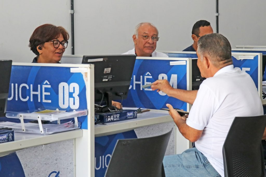 Sine-JP oferece 610 vagas de emprego, com destaque para telemarketing, estoquista e cuidador de idosos