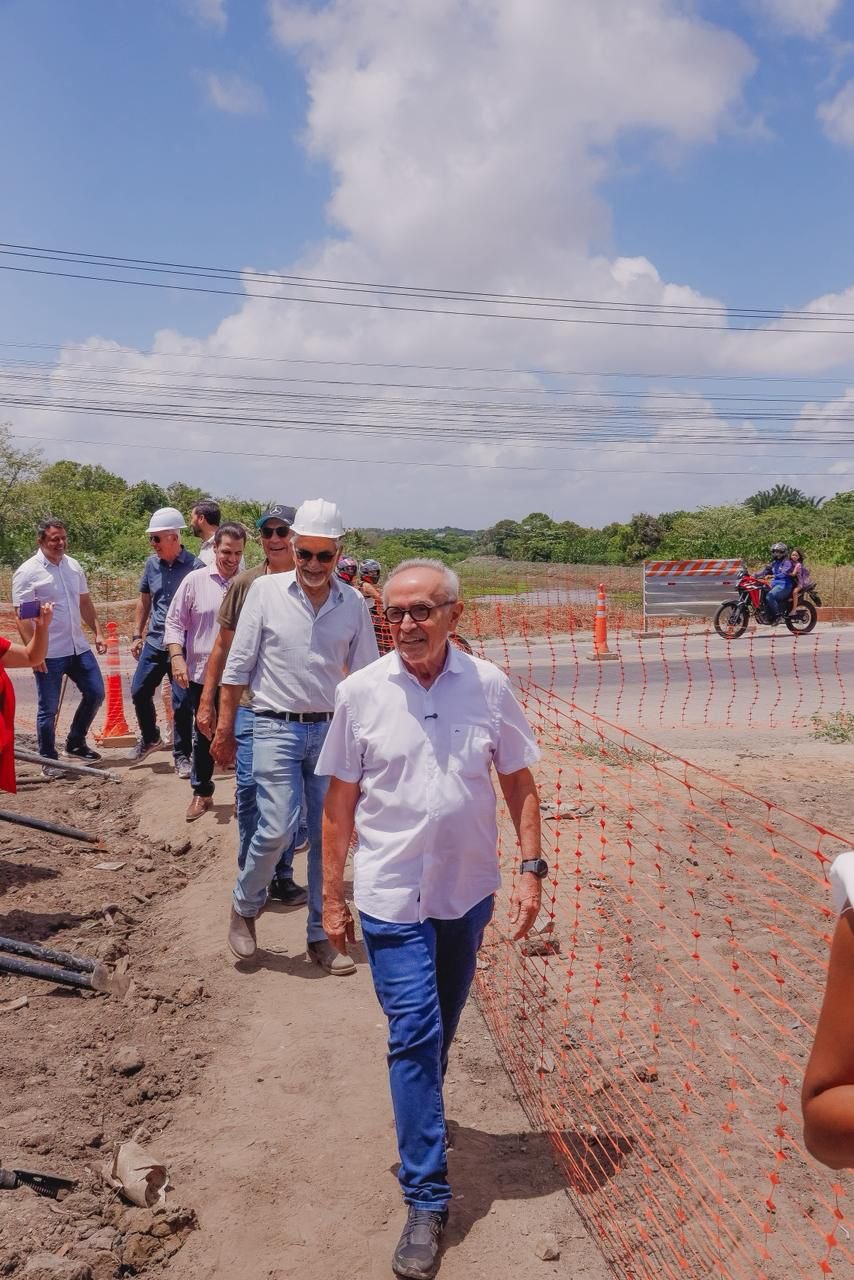 Cícero Lucena celebra mais de R$ 70 milhões em obras no Valentina e projeta entrega da ponte que interliga o bairro a Mangabeira para o início de 2026 Cícero Lucena celebra mais de R$ 70 milhões em obras no Valentina e projeta entrega da ponte que interliga o bairro a Mangabeira para o início de 2026
