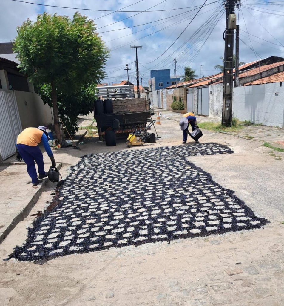 Prefeitura mantém programação da Operação Tapa-Buraco no feriado, com serviços em 20 bairros Prefeitura mantém programação da Operação Tapa-Buraco no feriado, com serviços em 20 bairros