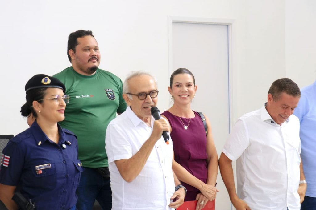 Cícero Lucena anuncia aumento de mais de 8% para guardas civis metropolitanos de João Pessoa Cícero Lucena anuncia aumento de mais de 8% para guardas civis metropolitanos de João Pessoa