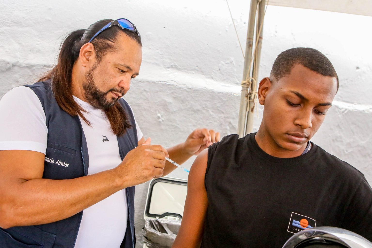 Pontos móveis de vacinação funcionam nesta sexta-feira e sábado para garantir acesso à imunização