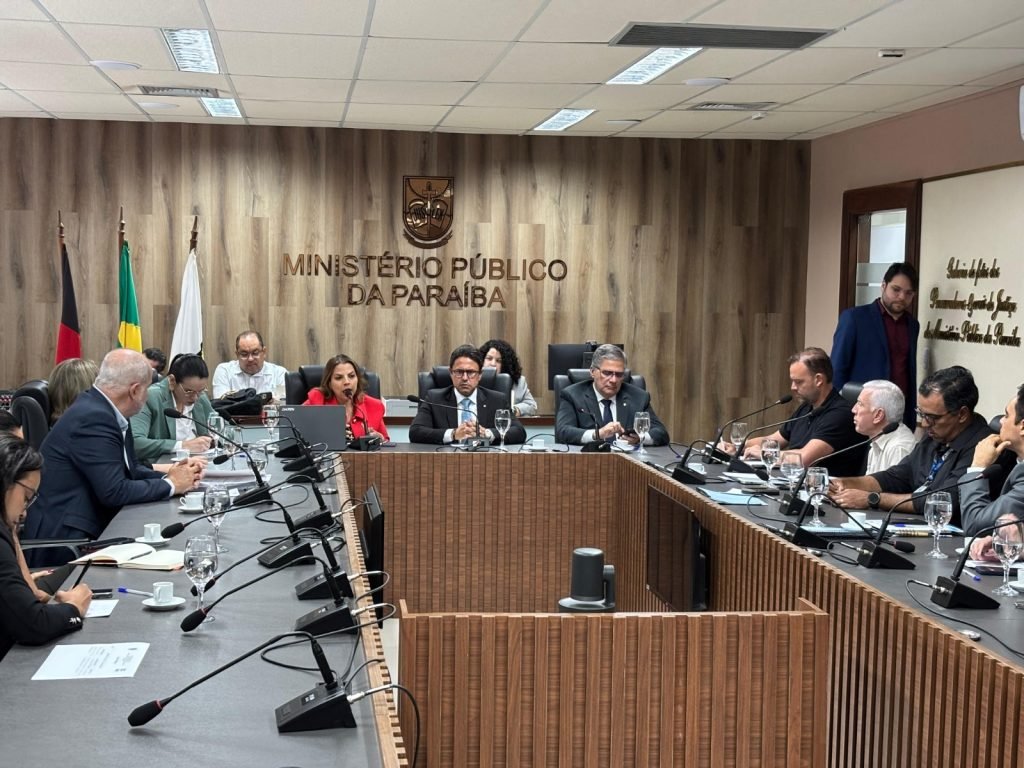 Prefeitura de João Pessoa participa de força-tarefa para combater lançamento irregular de esgoto nas praias
