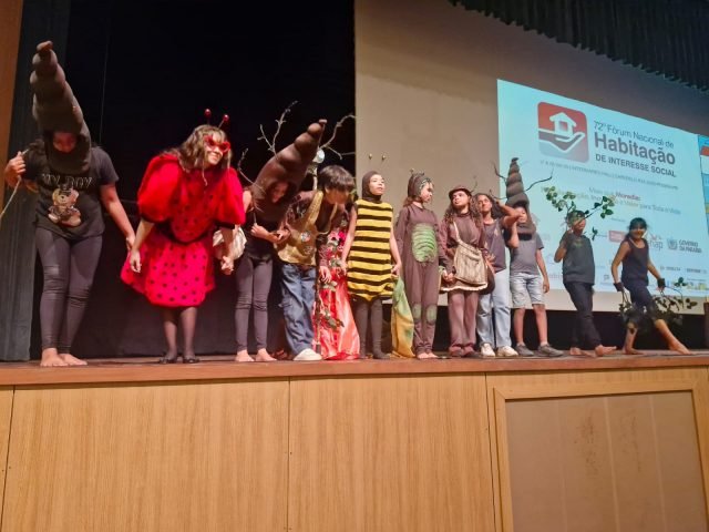 Prefeitura promove a inclusão social de maneira pedagógica e educacional através do teatro e revela talentos