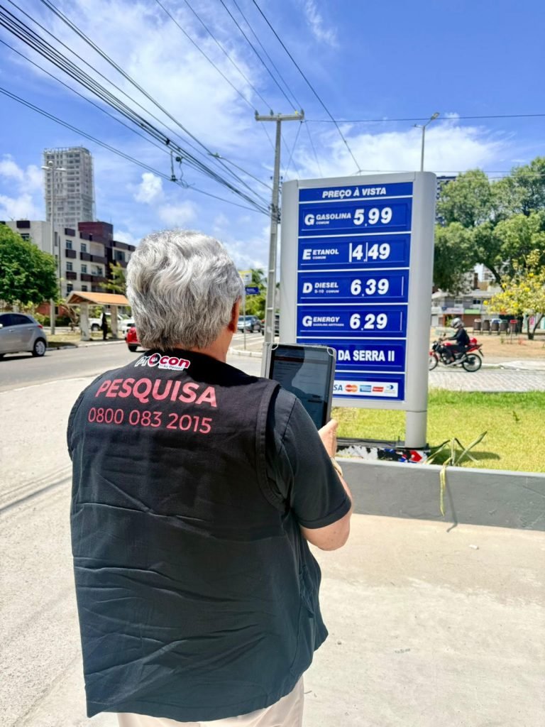 Procon de João Pessoa registra que menor preço da gasolina se mantém em R$ 5,75 há cinco pesquisas