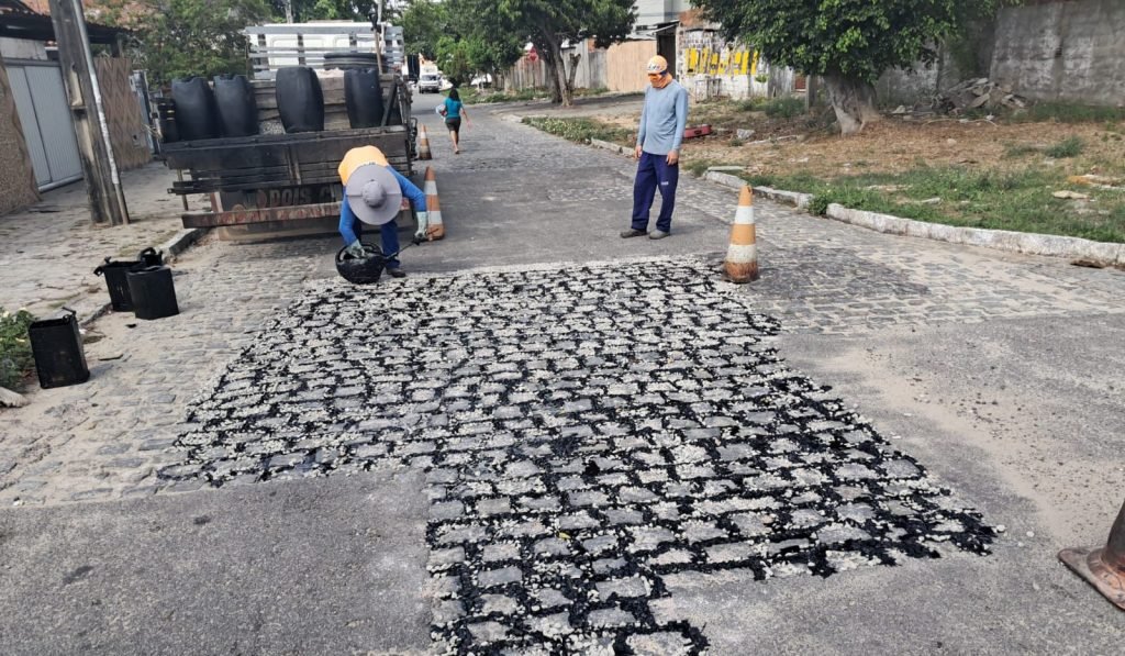 Seinfra realiza serviços de tapa-buraco e galerias em mais de 20 bairros da Capital