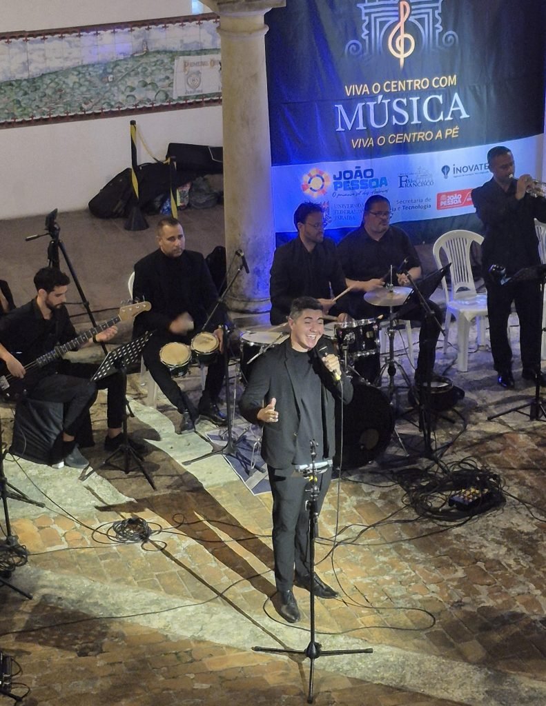 Viva o Centro com Música traz Túlio Melo em tributo a Frank Sinatra nesta quinta-feira