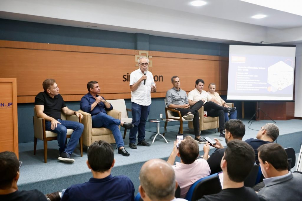 Cícero Lucena apresenta novo sistema digital para agilizar emissão de alvarás em João Pessoa