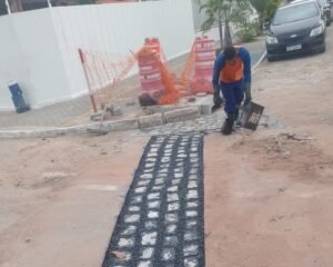 Mais de 30 bairros são contemplados com a operação tapa-buraco nesta quarta-feira