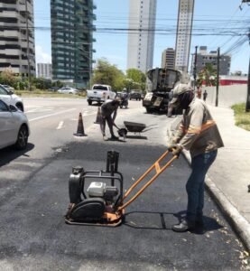 Operação tapa-buraco da Seinfra acontece em mais de 30 bairros da Capital nesta terça-feira