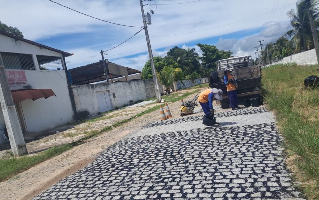 Seinfra inicia a semana com serviços da Operação Tapa-Buraco em mais de 30 bairros da Capital