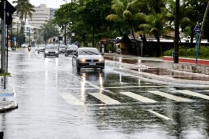 João Pessoa já registrou 19% a mais de chuvas do que média histórica de abril e segue sob dois alertas