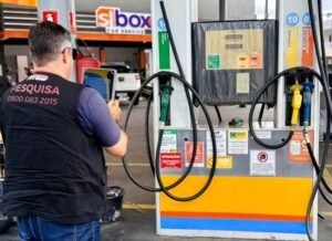 Pesquisa do Procon-JP encontra gasolina oscilando entre R$ 6,26 e R$ 6,66; menor preço do diesel cai R$ 0,11