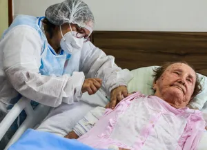 Prefeitura de João Pessoa disponibiliza vacinação domiciliar e facilita acesso para pessoas acamadas