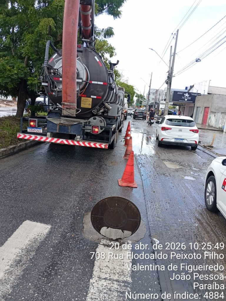 Prefeitura intensifica ações de limpeza, desobstrução de galerias e coleta de lixo durante final de semana e feriado de Tiradentes