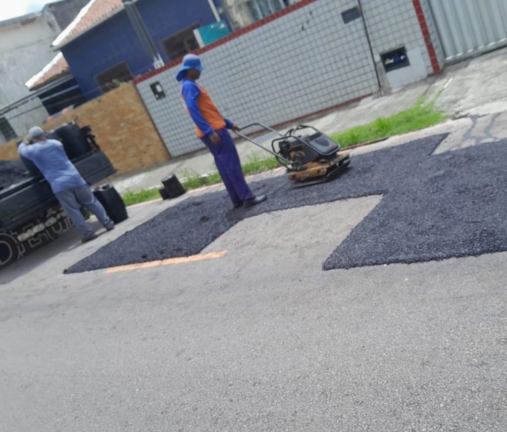 Programação de serviços da operação tapa-buraco atende mais de 30 bairros nesta terça-feira
