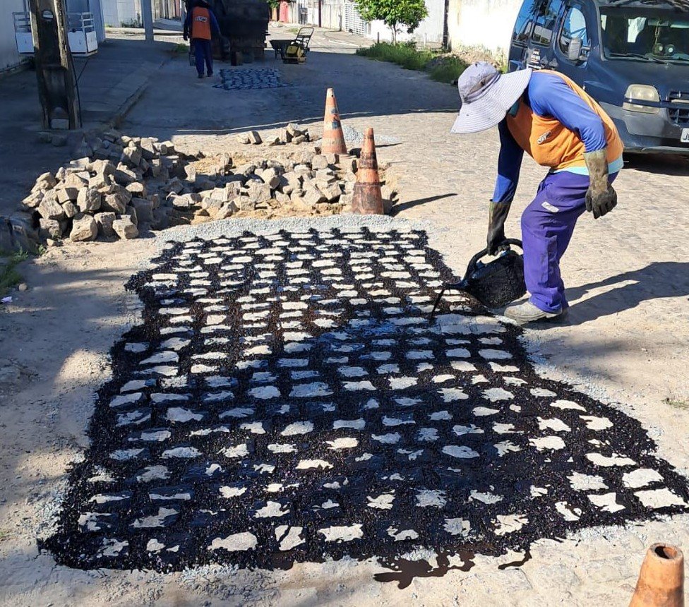 Seinfra segue com a operação tapa-buraco e executa a ação em 30 bairros da Capital