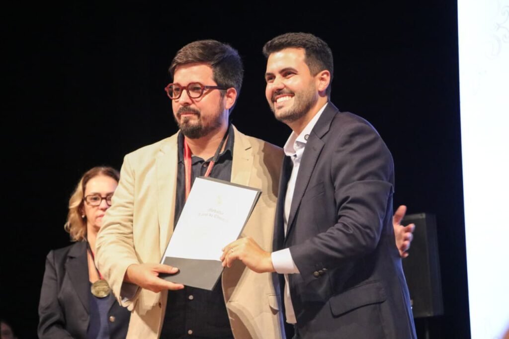 Sintep-PB recebe honraria ‘Farol da Educação’ por defesa da educação pública na Paraíba