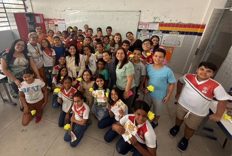 Prefeitura realiza ação alusiva ao Dia de Combate ao Abuso e à Exploração Sexual de Crianças e Adolescentes