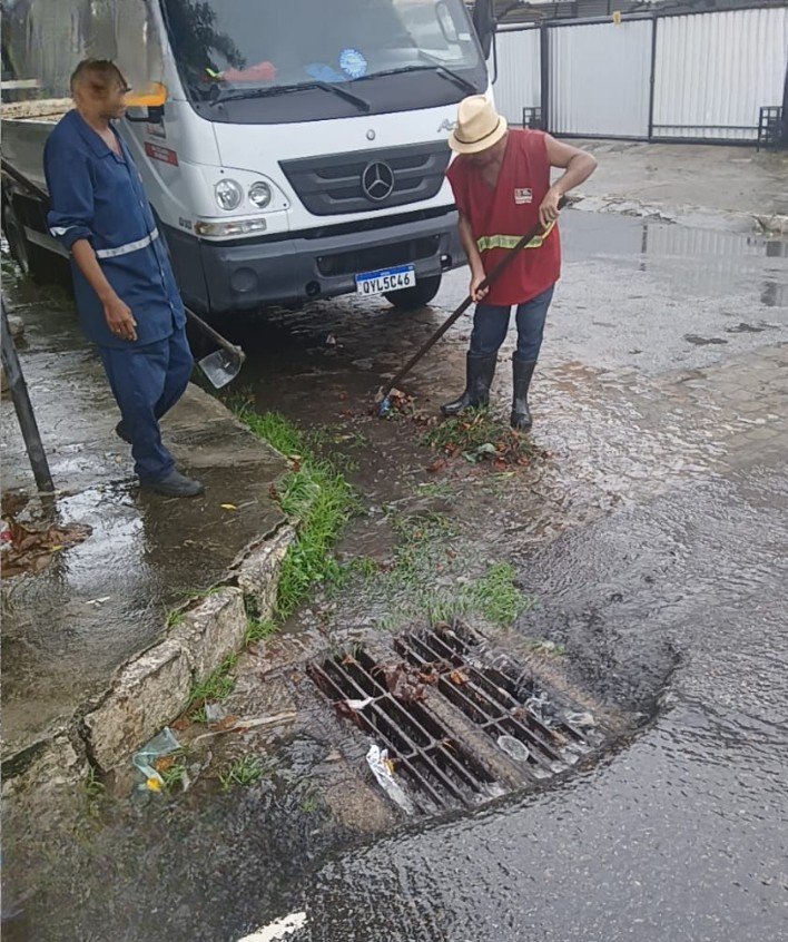 Seinfra intensifica serviços na rede de drenagem para evitar alagamentos durante chuvas intensas