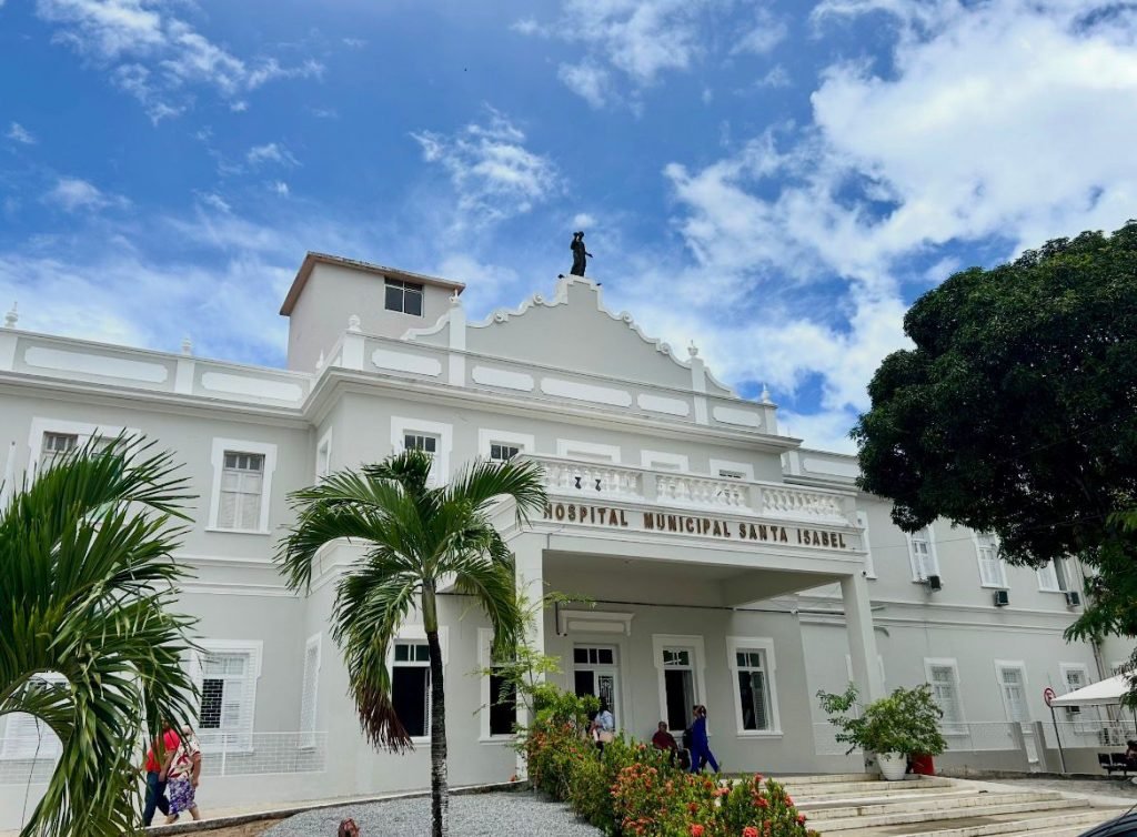 Hospital Santa Isabel promove campanha de arrecadação de livros acadêmicos