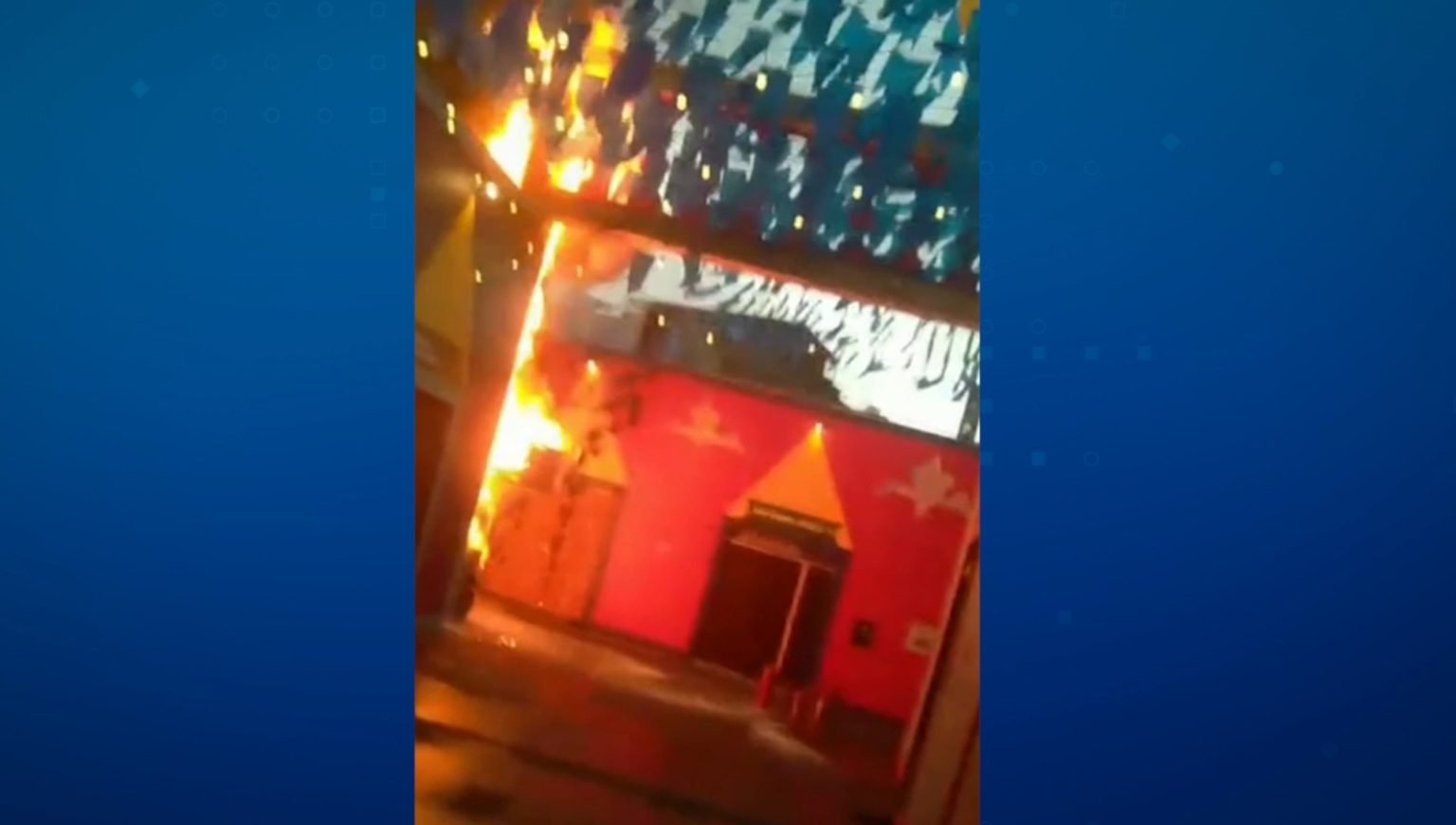 Incêndio atinge área de ambulantes no Parque do Povo