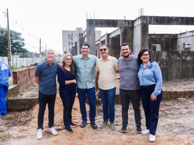 Leo Bezerra inspeciona obra de Ninho do Saber em Gramame, que terá oito novas unidades de ensino e três mil vagas para o próximo ano letivo Leo Bezerra inspeciona obra de Ninho do Saber em Gramame, que terá oito novas unidades de ensino e três mil vagas para o próximo ano letivo