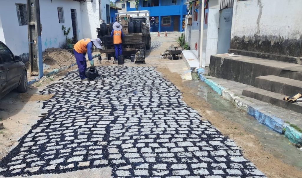 Prefeitura inicia semana realizando serviços da Operação Tapa-Buraco em 36 bairros da Capital