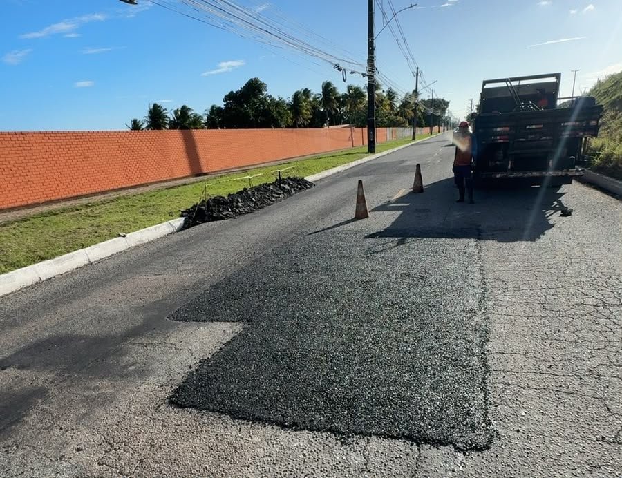 Seinfra finaliza a semana com a operação tapa-buraco e outros serviços de manutenção em 40 bairros Seinfra finaliza a semana com a operação tapa-buraco e outros serviços de manutenção em 40 bairros