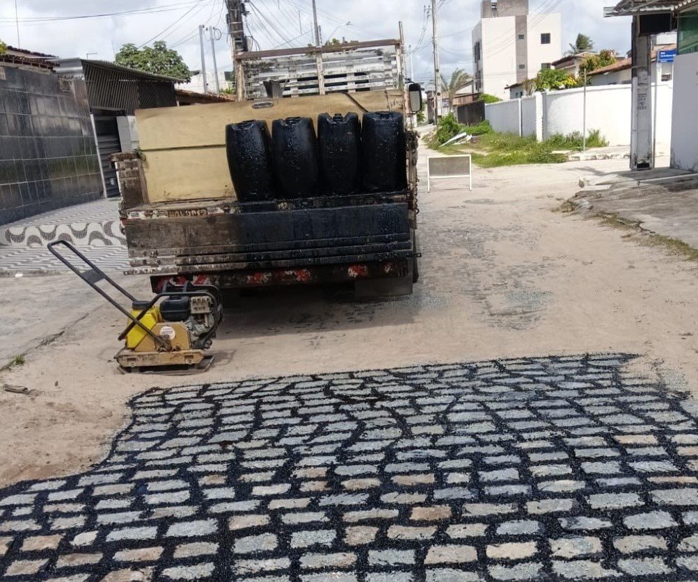 Seinfra realiza serviços da operação tapa-buraco em mais de 40 bairros de João Pessoa