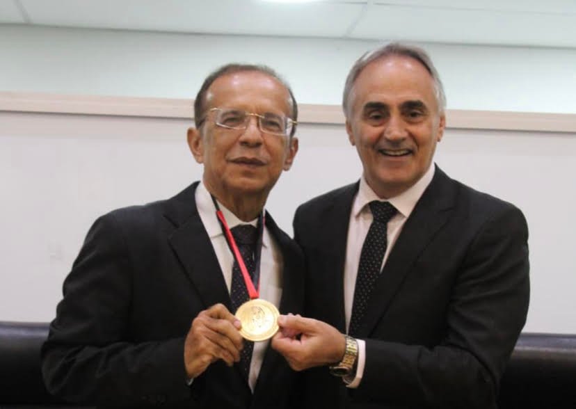 ALPB concede medalha de mérito ao jornalista Hermes de Luna