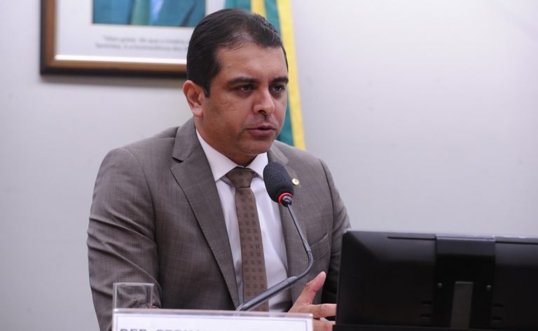 Projeto amplia base de cálculo do repasse do Fundef a professores