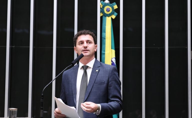 Projeto proíbe venda casada na contratação de crédito rural