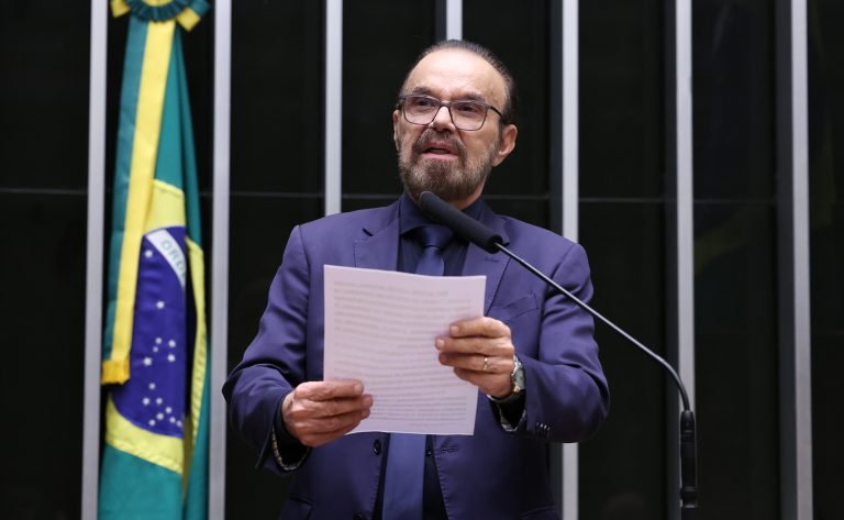 Projeto cria política nacional de inclusão e letramento digital para pessoas
idosas
